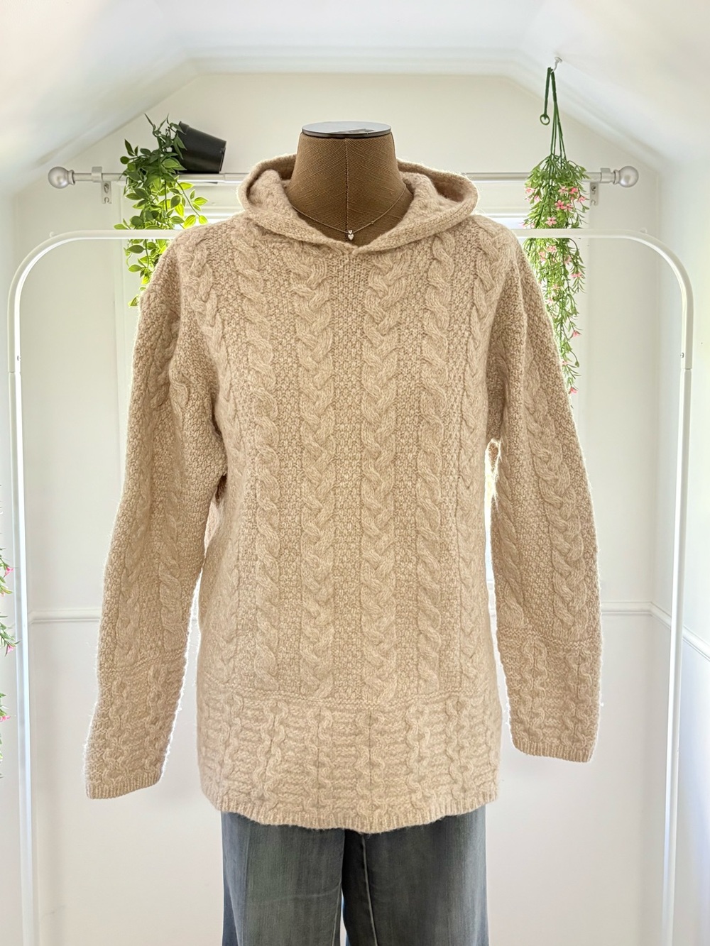 100% Wool Cozy Cable Knit Hoodie Sweater in Cream